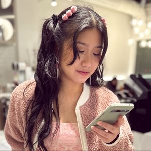 Meet your Posher, Alise